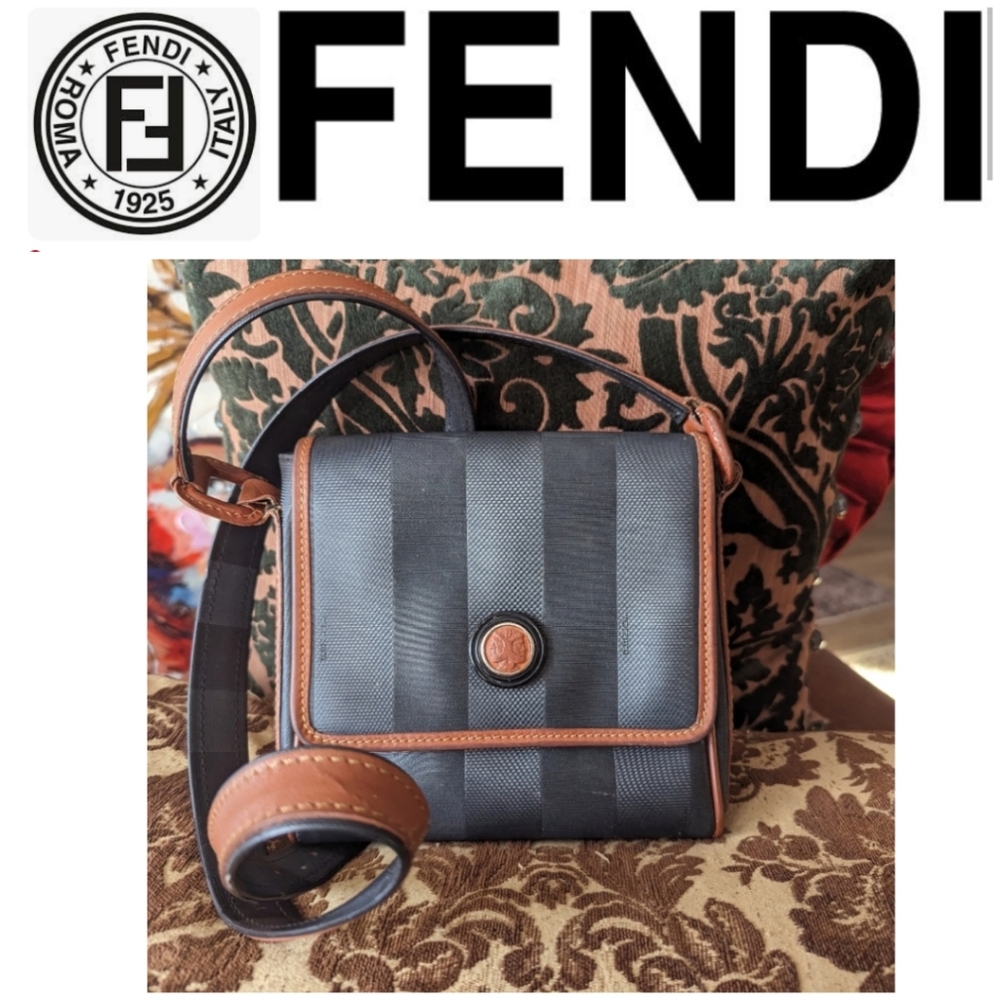🛑TRADED🛑 1980s💯💎FENDI JANUS💎✨💎VINTAGE PEQUIN CROSSBODY BAG - Picture 4 of 16